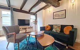 Appartement Tout Confort Vieux Tours Avec Parking Prive 4P